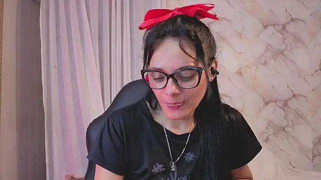 QueenSallyDesire online show from March 27, 8:26 am