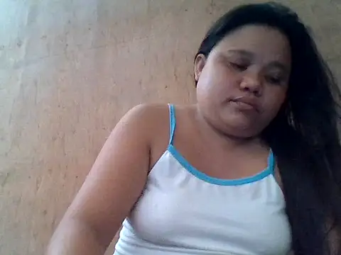 Snapshot of sweetlyn31 chatting on May 6, 5:25 am sweetlyn31 online show from May 6, 5:25 am