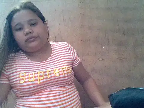 Snapshot of sweetlyn31 chatting on June 4, 12:38 am sweetlyn31 online show from June 4, 12:38 am