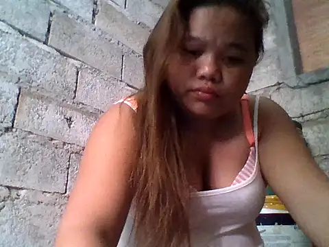 Snapshot of sweetlyn31 chatting on June 20, 12:25 am sweetlyn31 online show from June 20, 12:25 am