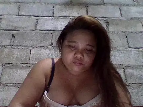 Snapshot of sweetlyn31 chatting on June 24, 9:08 am sweetlyn31 online show from June 24, 9:08 am