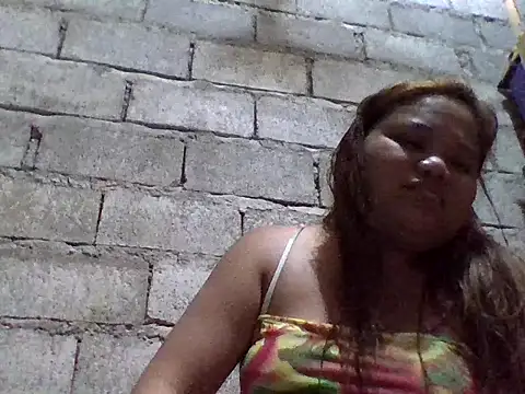 Snapshot of sweetlyn31 chatting on July 1, 1:51 am sweetlyn31 online show from July 1, 1:51 am