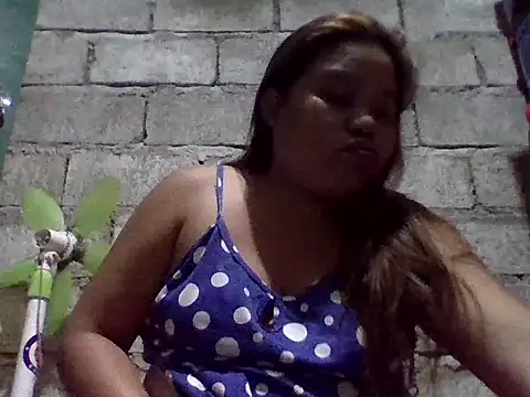 Snapshot of sweetlyn31 chatting on July 2, 2:12 pm sweetlyn31 online show from July 2, 2:12 pm