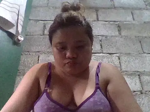 Snapshot of sweetlyn31 chatting on July 21, 4:26 am sweetlyn31 online show from July 21, 4:26 am