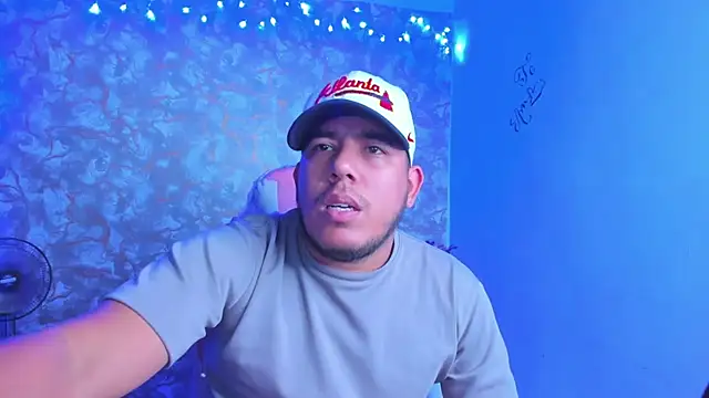 Snapshot of edgarsexxx chatting on February 25, 4:44 am edgarsexxx online show from February 25, 4:44 am