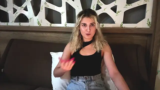 ConcepcionPang online show from February 23, 12:24 pm