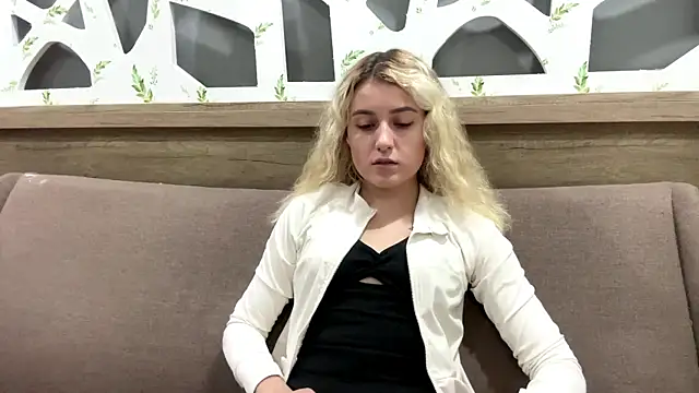 ConcepcionPang online show from February 25, 10:03 am