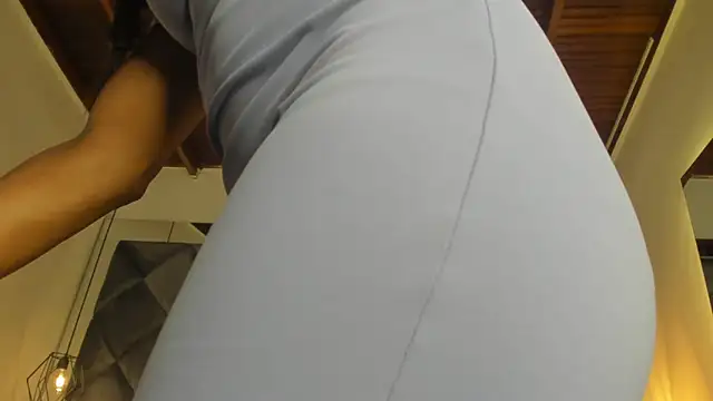 Snapshot of ebonyx40 chatting on April 13, 11:16 am ebonyx40 online show from April 13, 11:16 am