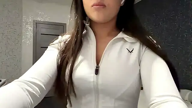 Snapshot of JoycelynUrion chatting on March 12, 10:21 am JoycelynUrion online show from March 12, 10:21 am