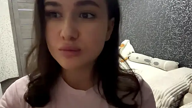 Snapshot of JoycelynUrion chatting on April 3, 11:41 am JoycelynUrion online show from April 3, 11:41 am