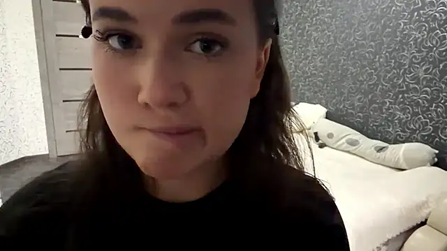 Snapshot of JoycelynUrion chatting on April 6, 10:27 am JoycelynUrion online show from April 6, 10:27 am