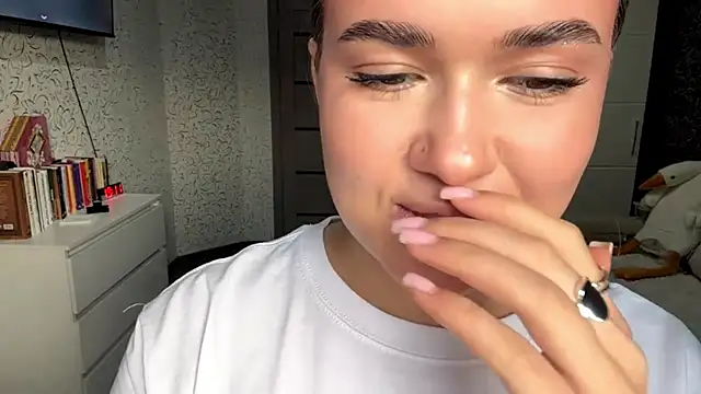 Snapshot of JoycelynUrion chatting on April 11, 11:14 am JoycelynUrion online show from April 11, 11:14 am