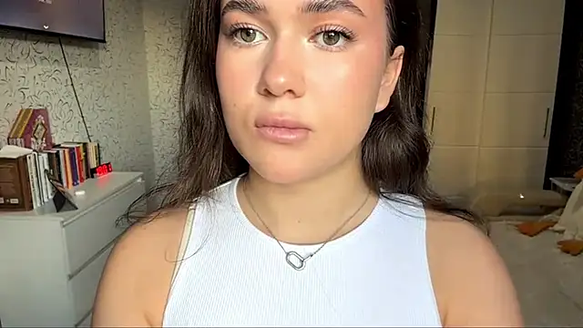 Snapshot of JoycelynUrion chatting on April 12, 11:04 am JoycelynUrion online show from April 12, 11:04 am