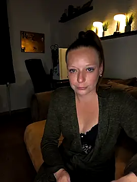 ZaramourXMrX online show from March 28, 8:30 pm