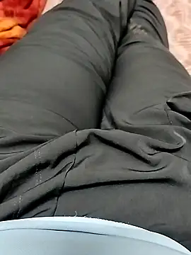 Snapshot of smallthickdick115 chatting on February 19, 1:51 pm smallthickdick115 online show from February 19, 1:51 pm