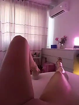 Snapshot of LauraDelightX chatting on June 26, 6:40 am LauraDelightX online show from June 26, 6:40 am