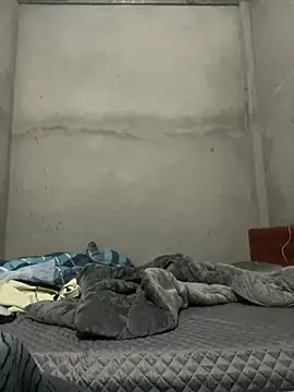 Snapshot of gina-xyz chatting on February 23, 2:31 am gina-xyz online show from February 23, 2:31 am