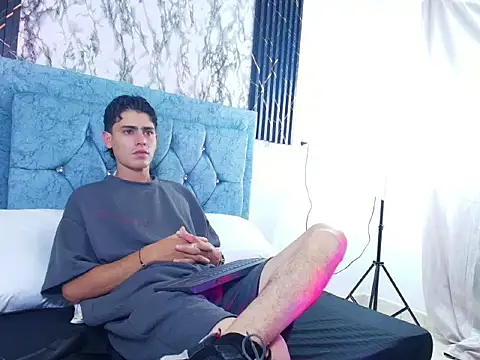 Damnian xx online show from March 3, 8:48 pm