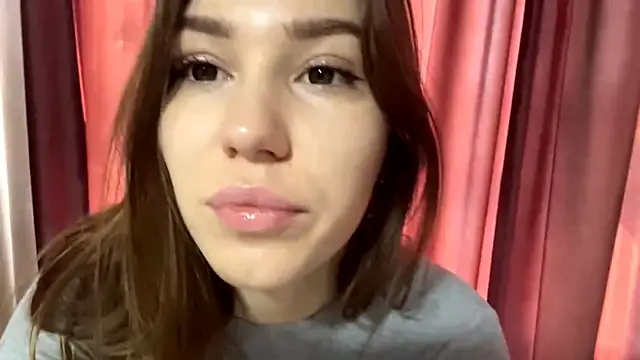 Snapshot of HypnoticEyeys chatting on February 27, 5:29 am HypnoticEyeys online show from February 27, 5:29 am