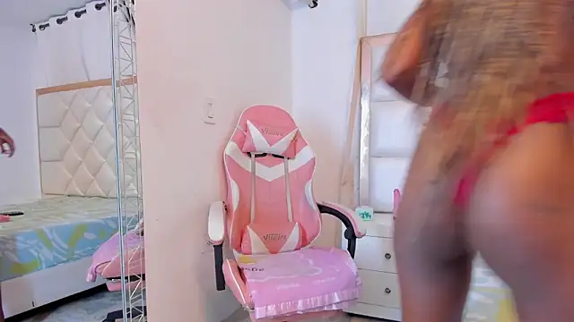 michelleblair1 online show from March 24, 1:27 pm