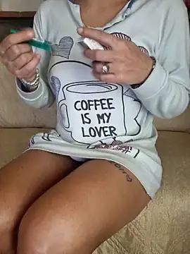 Snapshot of stellina8 chatting on February 23, 10:12 am stellina8 online show from February 23, 10:12 am