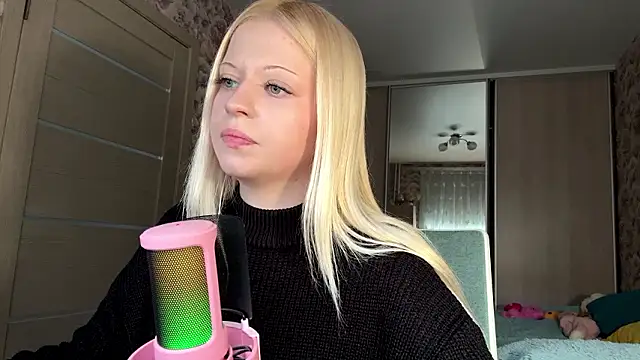 JeneeBIanks online show from March 10, 11:48 am