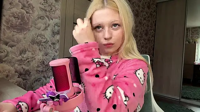 JeneeBIanks online show from April 2, 12:36 pm