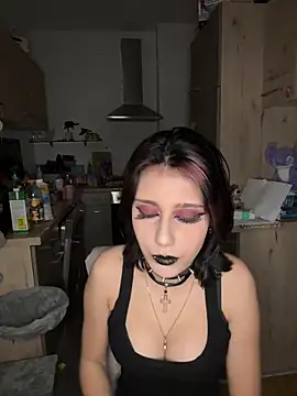 Snapshot of FuckFinya chatting on February 23, 7:11 pm FuckFinya online show from February 23, 7:11 pm