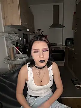 Snapshot of FuckFinya chatting on February 25, 7:12 pm FuckFinya online show from February 25, 7:12 pm