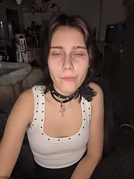 Snapshot of FuckFinya chatting on March 1, 7:16 pm FuckFinya online show from March 1, 7:16 pm