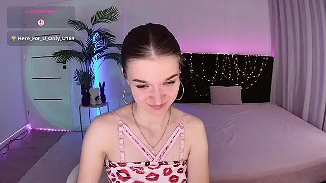 Ann Wood online show from May 7, 2:44 pm