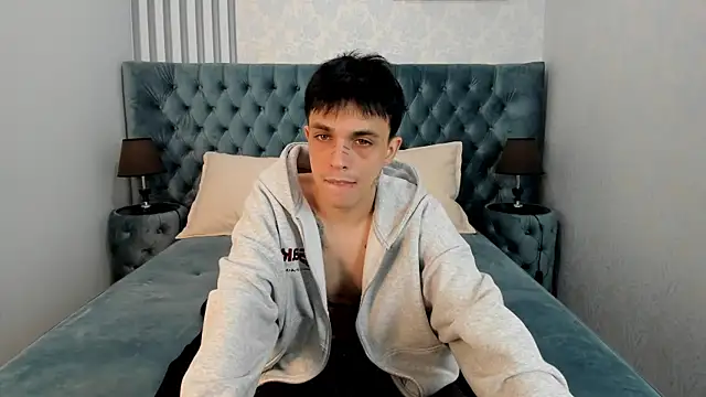 ClarkBev online show from April 17, 9:45 am