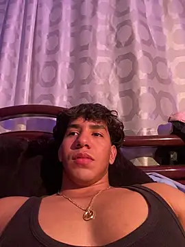 Snapshot of Alejandrososas chatting on February 22, 10:19 pm Alejandrososas online show from February 22, 10:19 pm