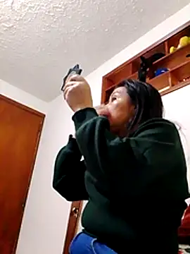 Snapshot of Samanta_gonzales chatting on February 24, 2:31 am Samanta gonzales online show from February 24, 2:31 am