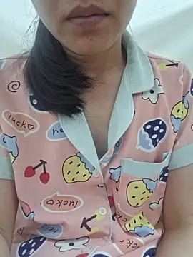 Snapshot of kieuqueen92 chatting on February 27, 12:05 pm kieuqueen92 online show from February 27, 12:05 pm