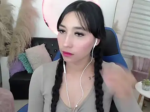 ivvoncute online show from April 18, 3:54 am