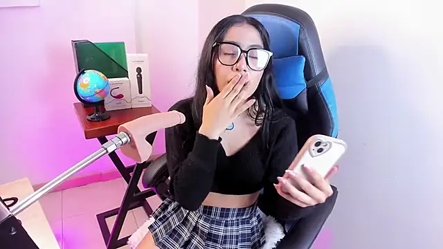 Snapshot of Valecute_ chatting on April 9, 8:25 pm Valecute online show from April 9, 8:25 pm