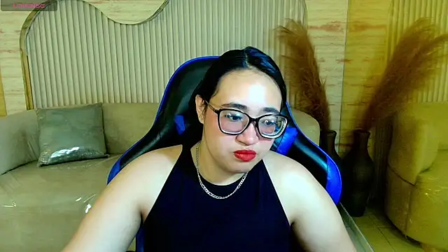 Snapshot of bunny_mich_r chatting on February 20, 7:47 pm bunny mich r online show from February 20, 7:47 pm