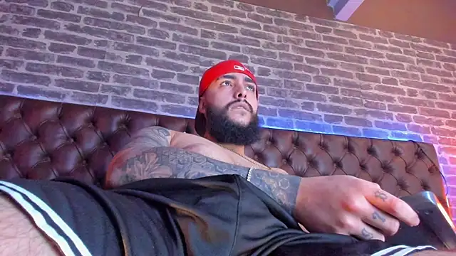 Snapshot of SantiagoHincapiie chatting on March 11, 8:37 pm SantiagoHincapiie online show from March 11, 8:37 pm