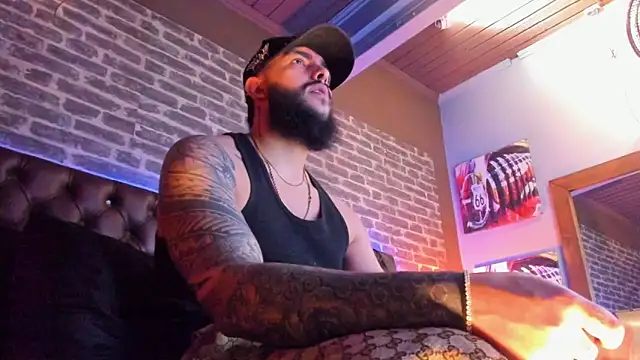 Snapshot of SantiagoHincapiie chatting on March 12, 8:48 pm SantiagoHincapiie online show from March 12, 8:48 pm