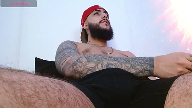 Snapshot of SantiagoHincapiie chatting on April 16, 12:33 am SantiagoHincapiie online show from April 16, 12:33 am