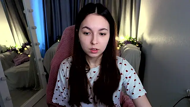 BellaThery online show from April 5, 5:04 am