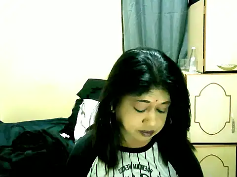 Snapshot of IndianPleasures21 chatting on May 14, 2:18 am IndianPleasures21 online show from May 14, 2:18 am