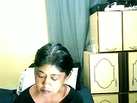 Snapshot of IndianPleasures21 chatting on May 22, 5:51 pm IndianPleasures21 online show from May 22, 5:51 pm