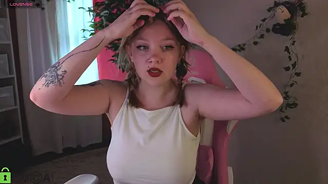 Snapshot of Margo_Ring chatting on April 25, 9:12 am Margo Ring online show from April 25, 9:12 am