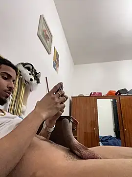 Snapshot of la_popoluard0 chatting on February 21, 8:21 pm la popoluard0 online show from February 21, 8:21 pm