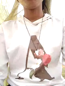 wifedesi7050 online show from April 18, 11:58 am