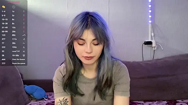 Snapshot of Emmibrilson chatting on April 19, 12:37 pm Emmibrilson online show from April 19, 12:37 pm