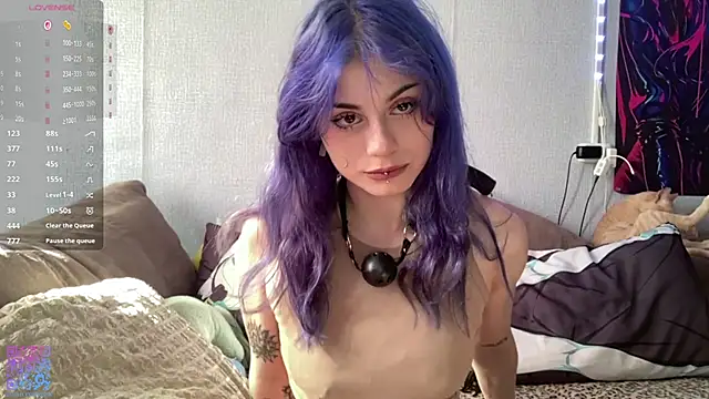 Snapshot of Emmibrilson chatting on June 12, 12:48 pm Emmibrilson online show from June 12, 12:48 pm