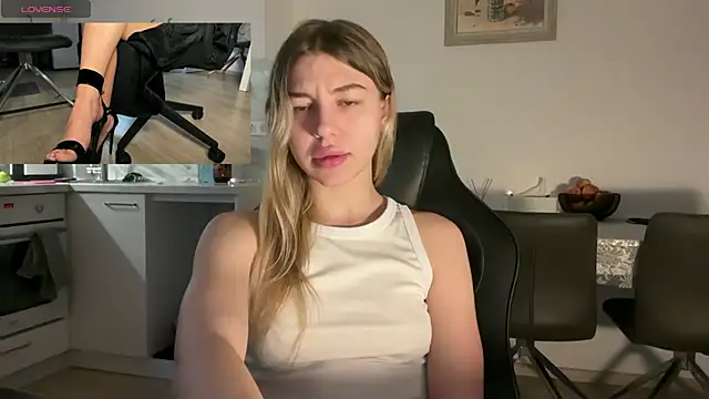 GODDESS doll online show from March 17, 11:30 pm